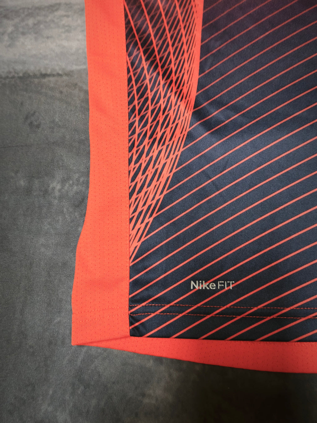 Nike T90 Jersey/Training Shirt Red/Black Size M