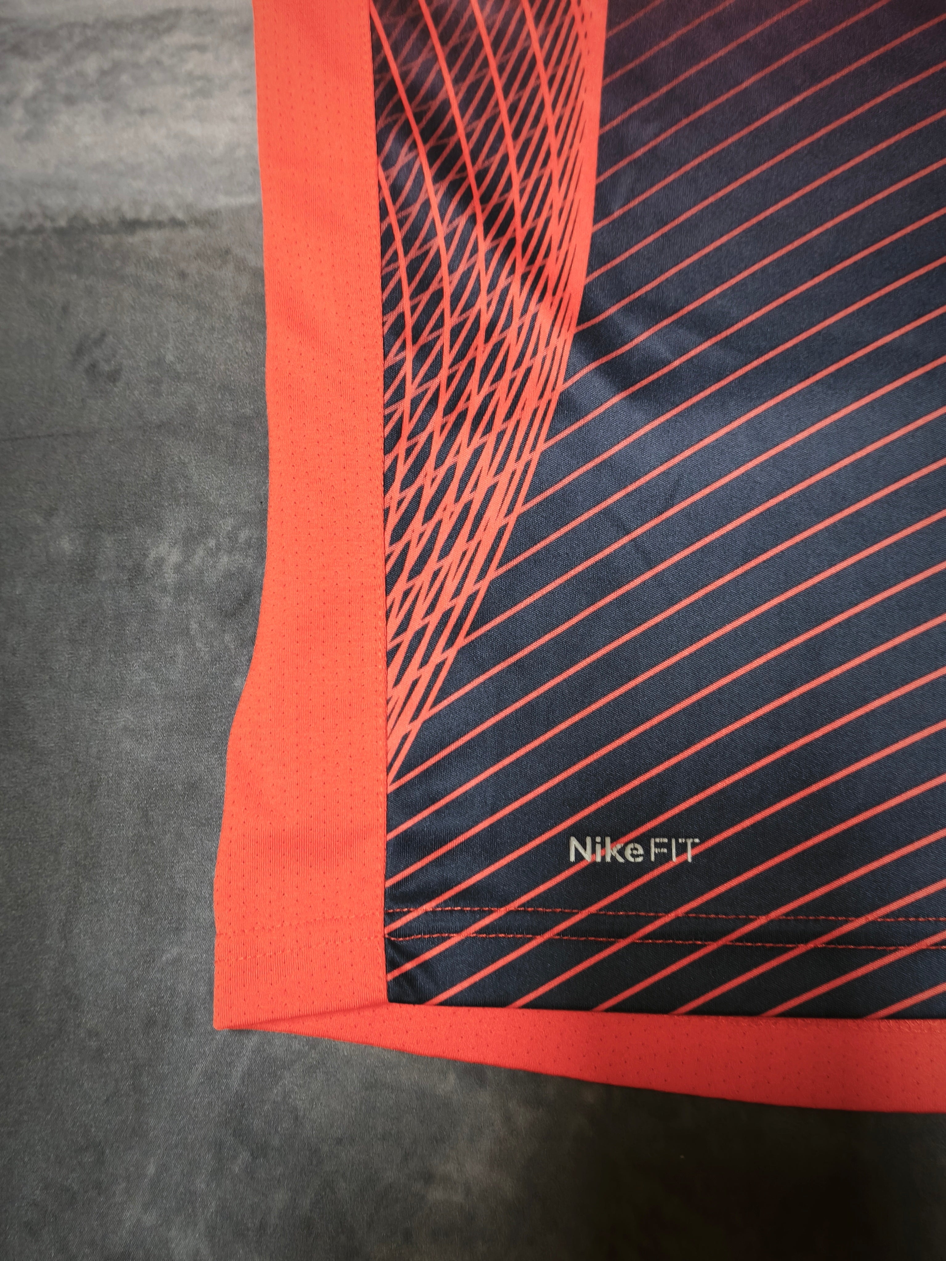 Nike T90 Jersey/Training Shirt Red/Black Size M