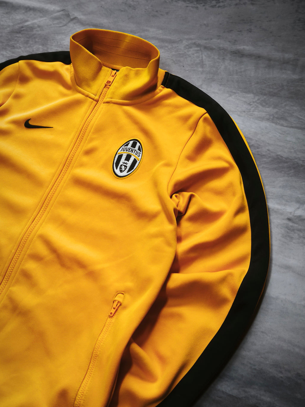 Nike Juventus Turin Trackjacket Yellow/Black Size S