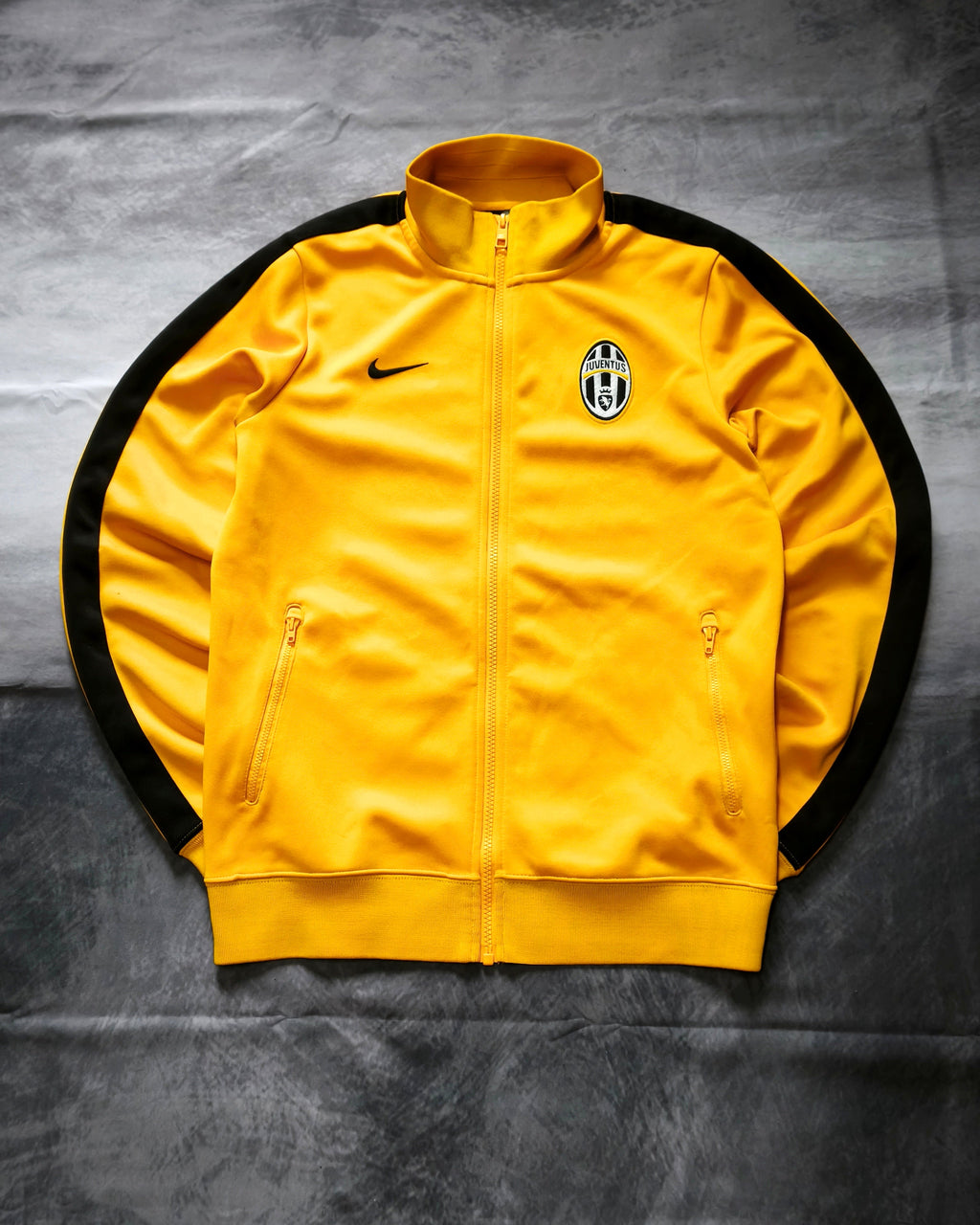 Nike Juventus Turin Trackjacket Yellow/Black Size S