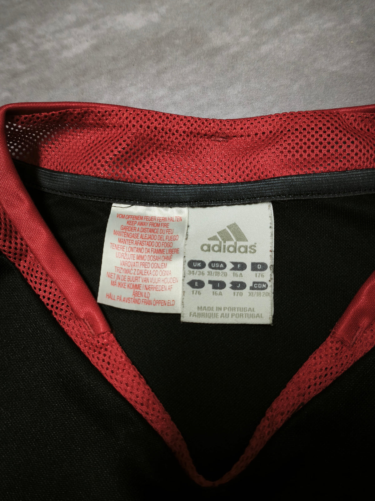 Adidas FC Bayern Munich Ze Roberto 11 Jersey 2004/2005 Black/Red Size M