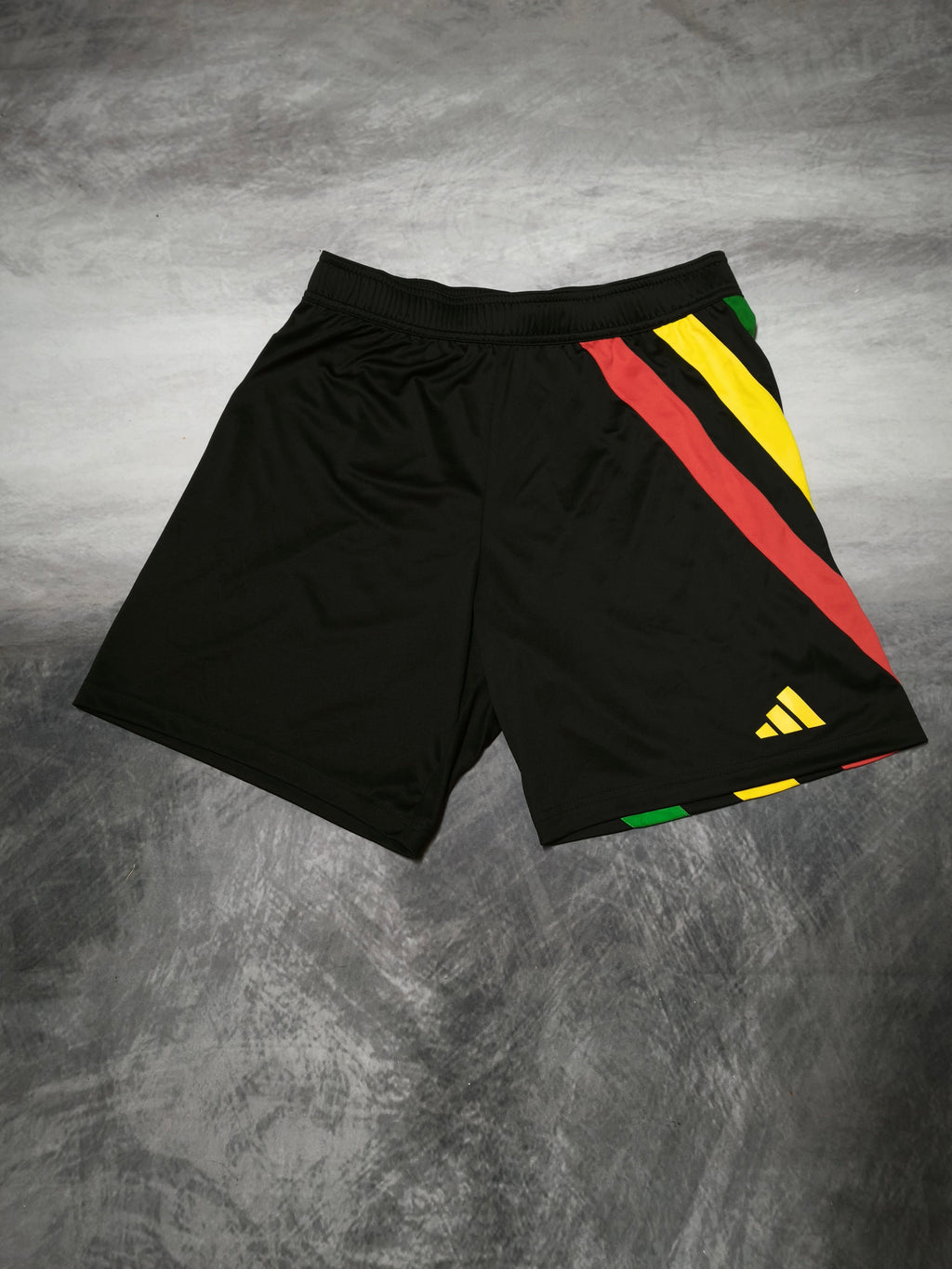 Adidas Jamaica Trainingset Black/Rasta Size M