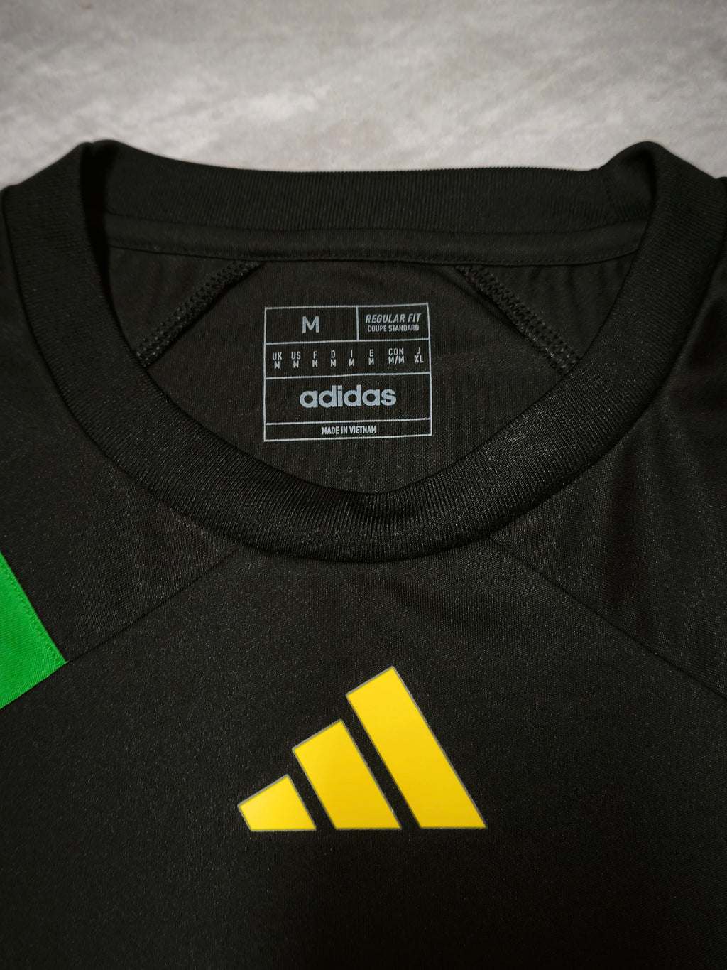 Adidas Jamaica Trainingset Black/Rasta Size M
