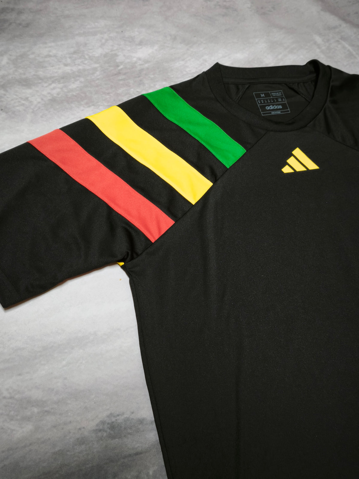 Adidas Jamaica Trainingset Black/Rasta Size M